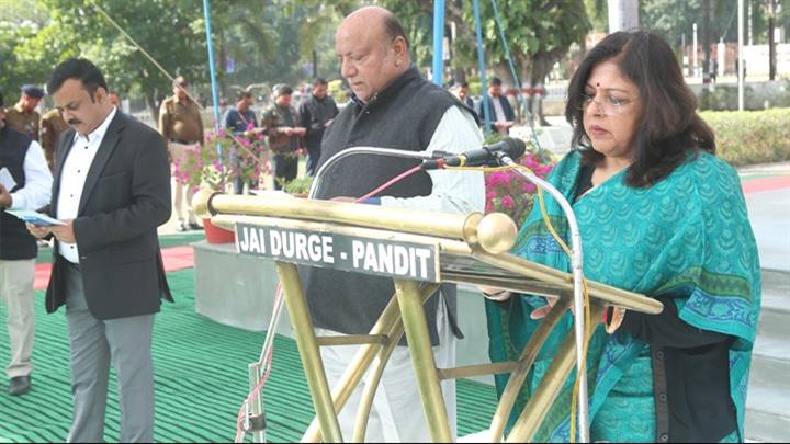 सुशासन दिवस की शपथ दिलाई गयी